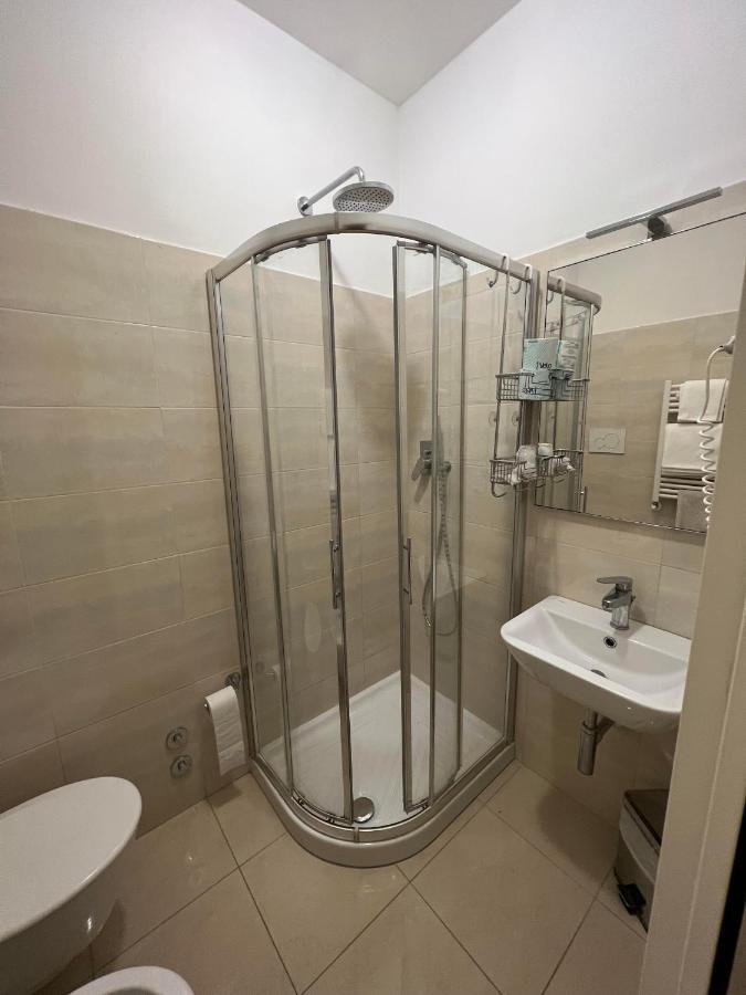 Hotel Athena Pesaro Esterno foto